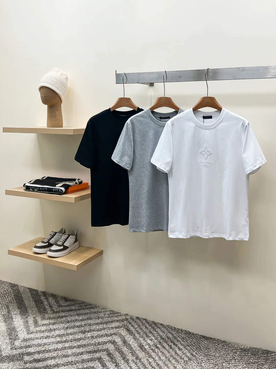 Men's T-Shirts LOUIS VUITTON 18499480