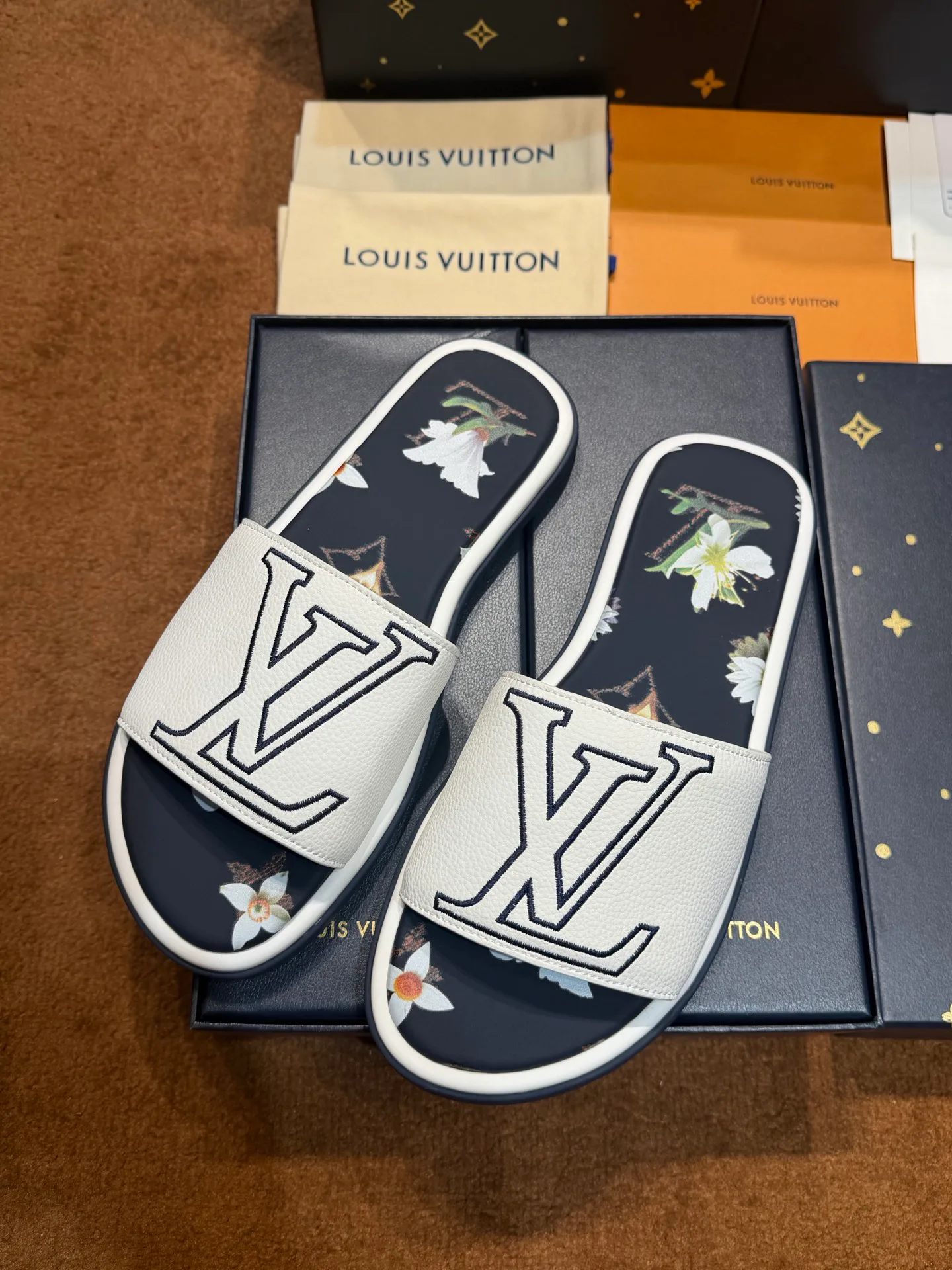 Women's Flip-Flops LOUIS VUITTON 17059501