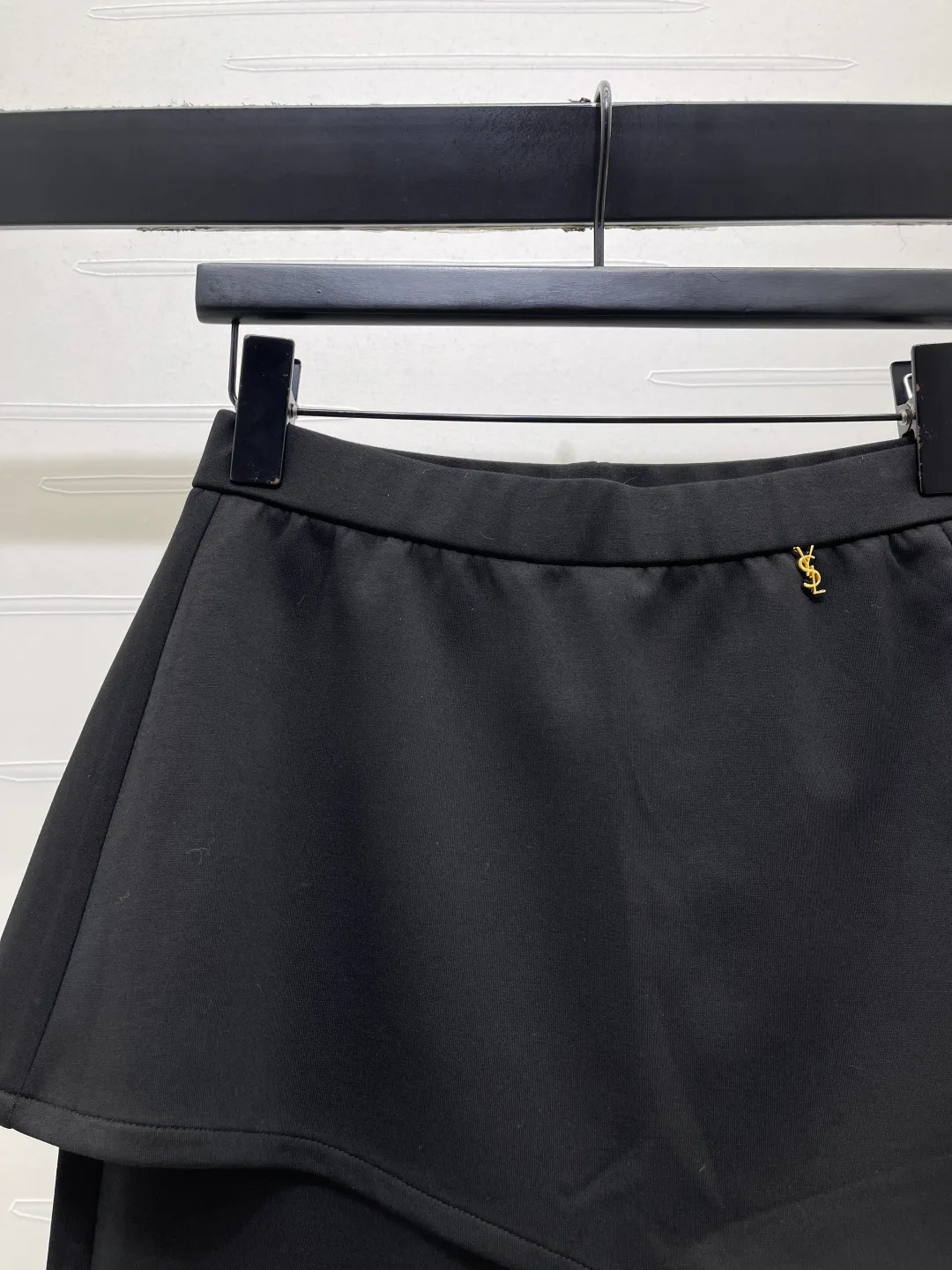 Women's Trousers SAINT LAURENT 18437175