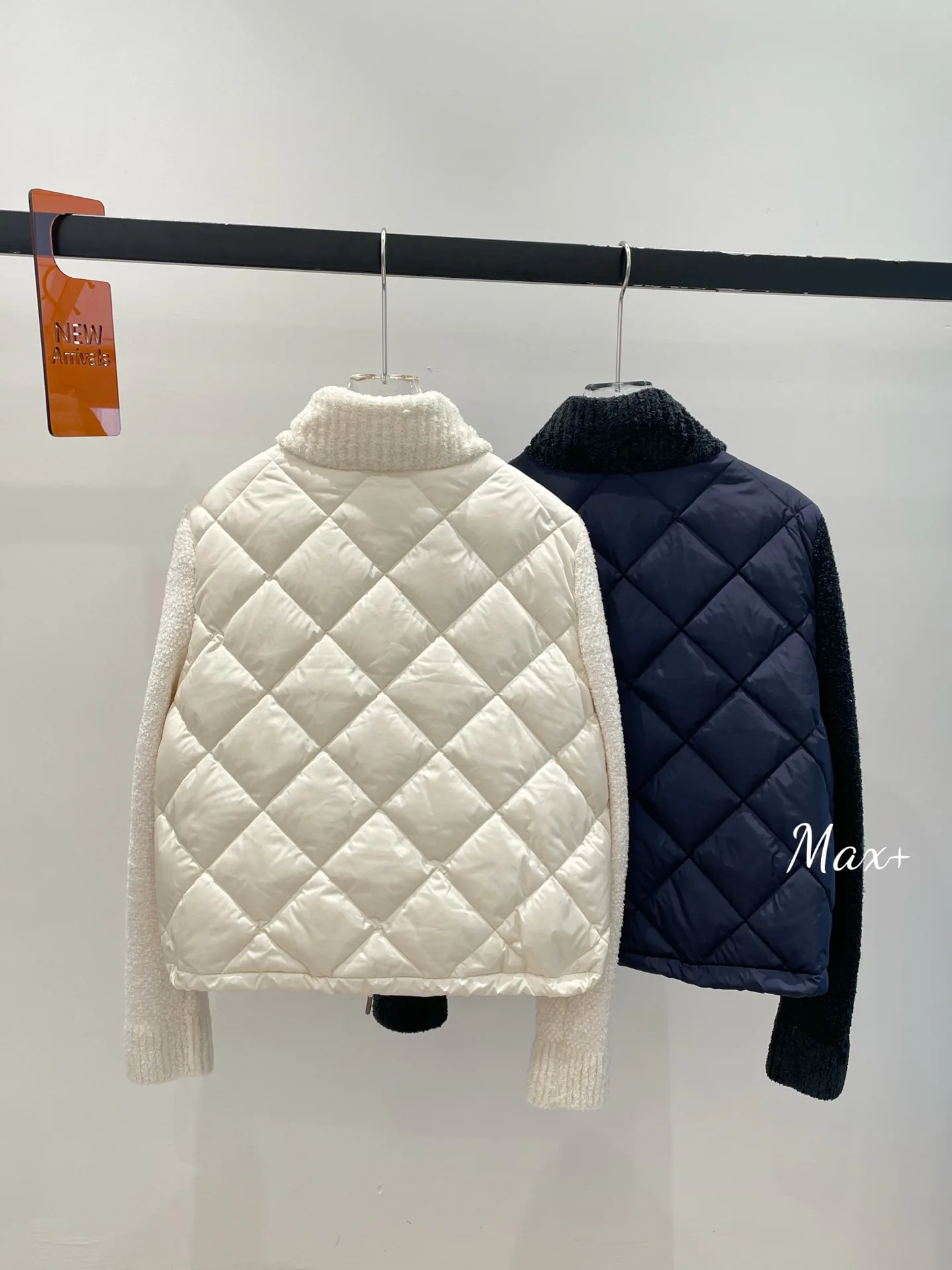 Women's Jackets And Down Jackets MONCLER 18298112