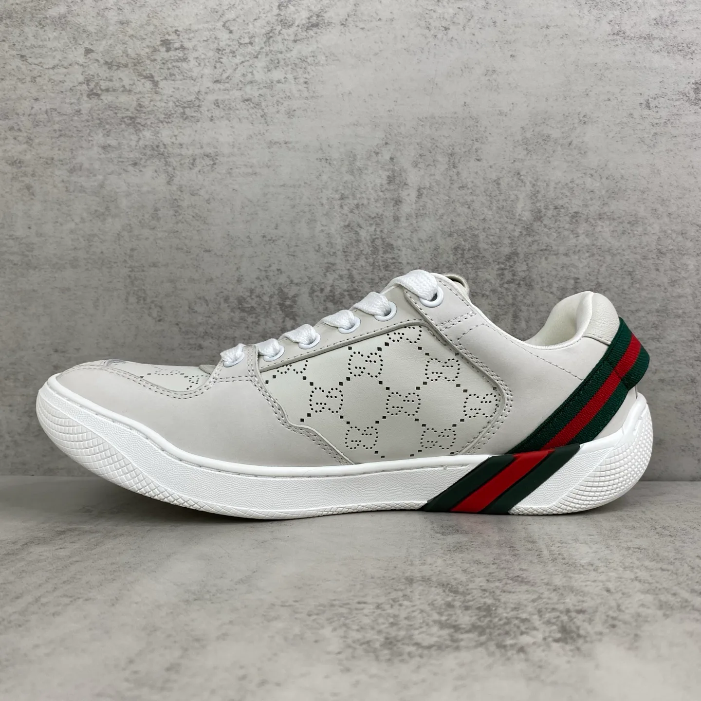 Women's Sneakers GUCCI 18437399