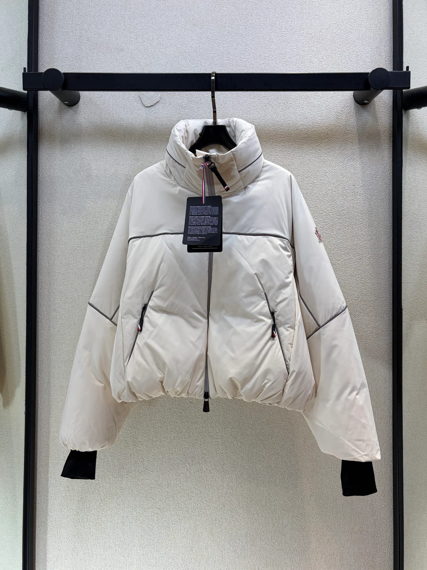 Women's Jackets And Down Jackets MONCLER 18252928
