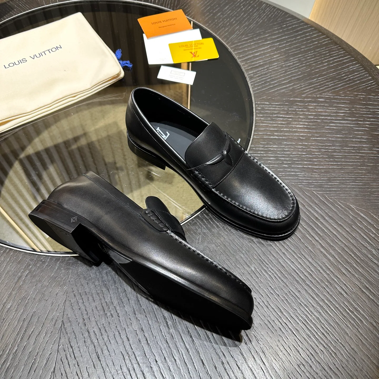 Men's Loafers And Dress Shoes LOUIS VUITTON 18341628