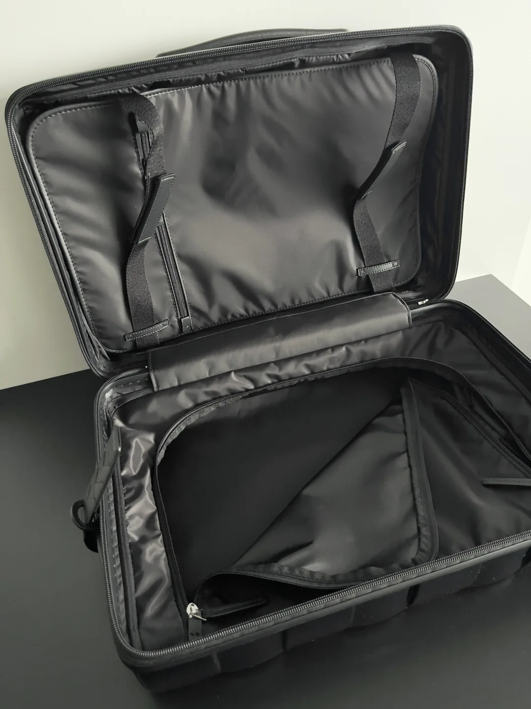 Suitcases BOTTEGA VENETA 17179060