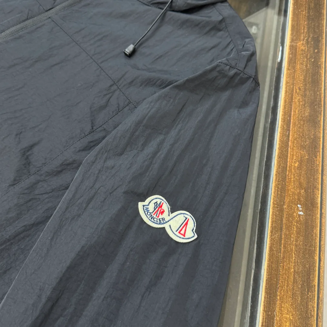 Men's Jackets And Down Jackets MONCLER 17286043