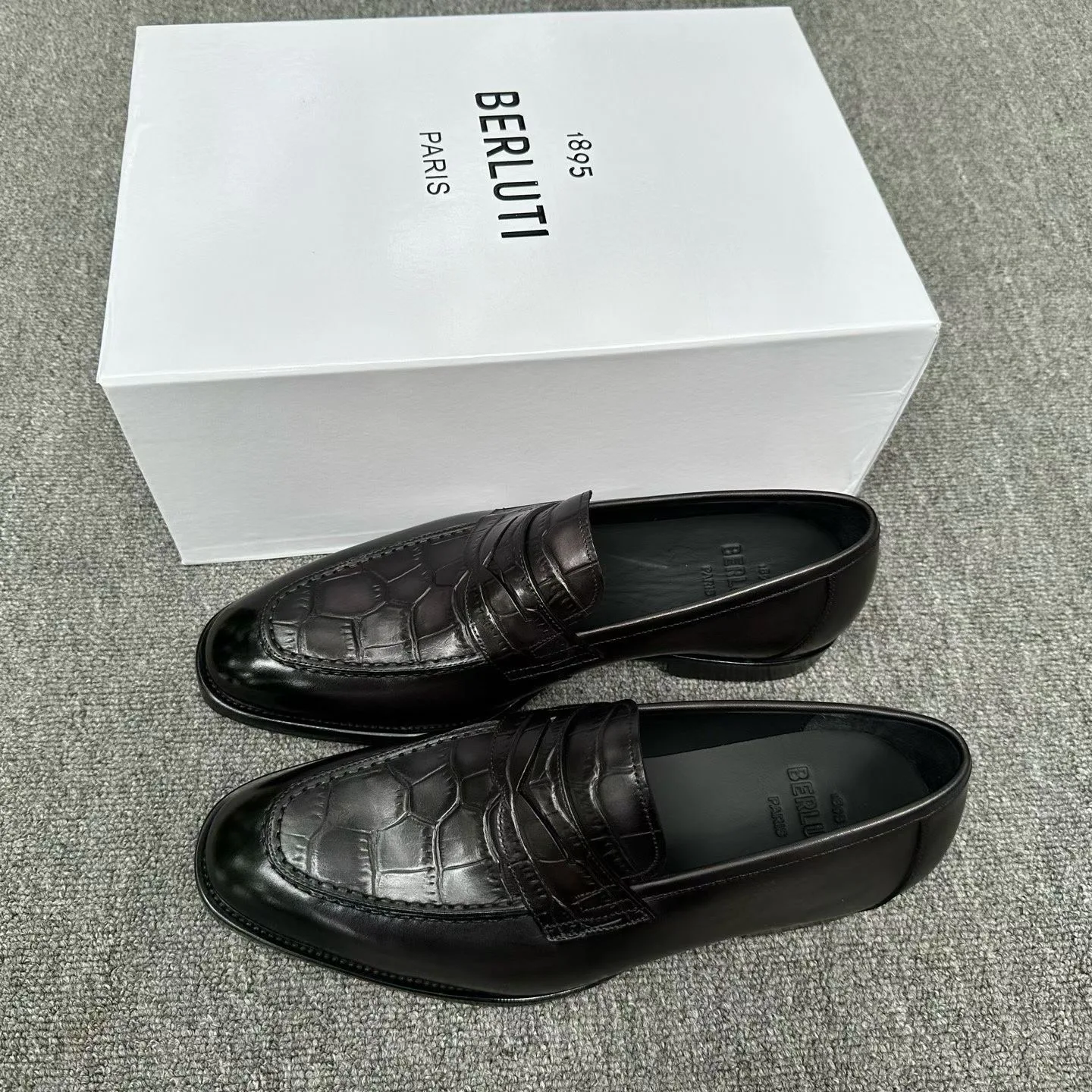 Men's Loafers And Dress Shoes BERLUTI 18466370