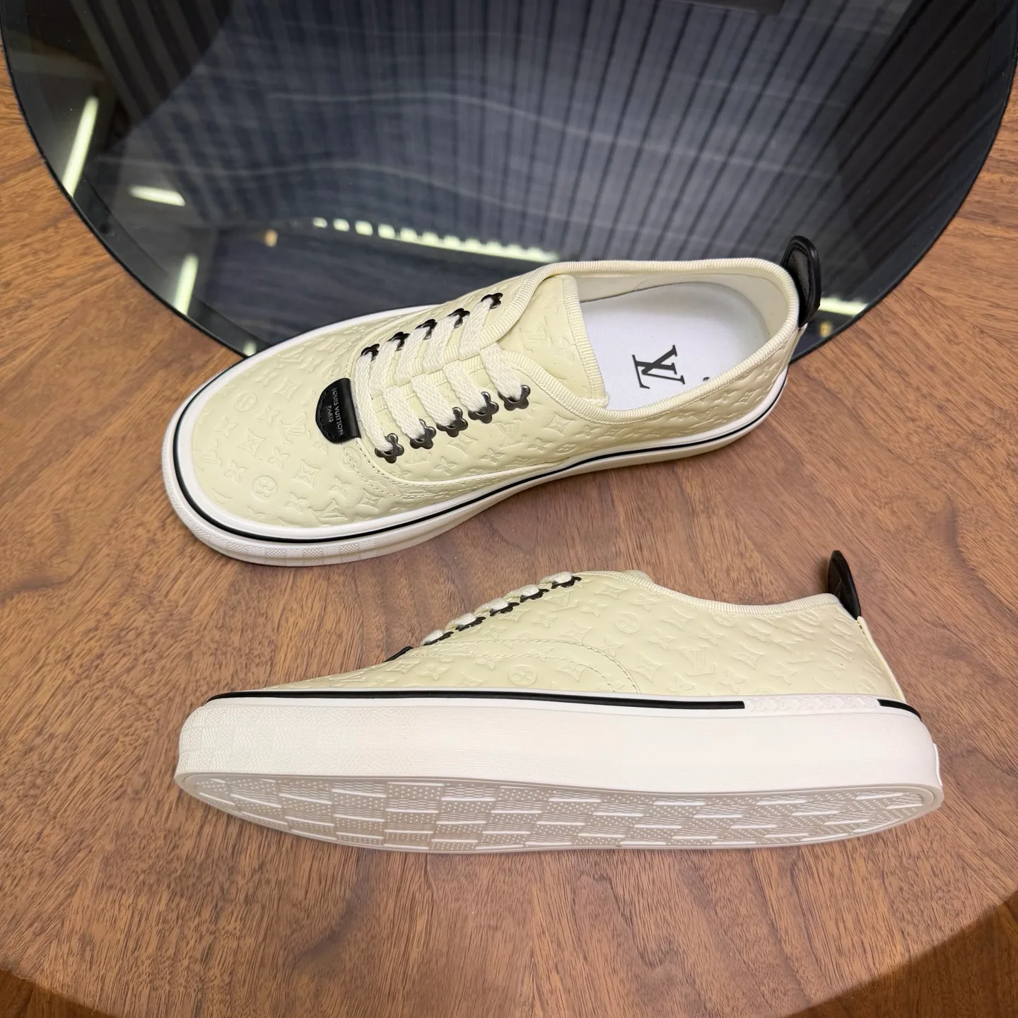 Men's Sneakers LOUIS VUITTON 19545909