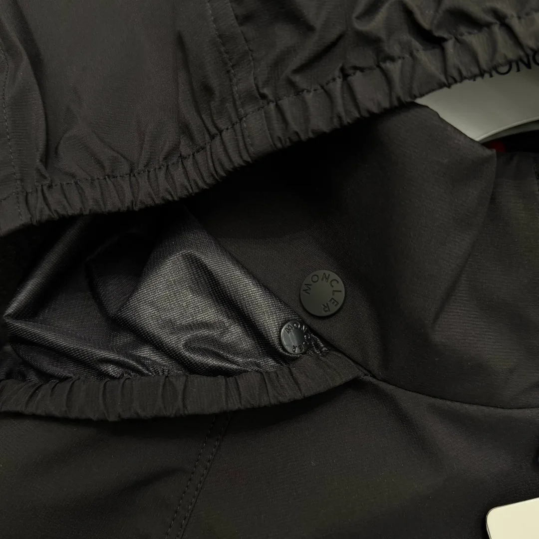 Men's Jackets And Down Jackets MONCLER 17721102