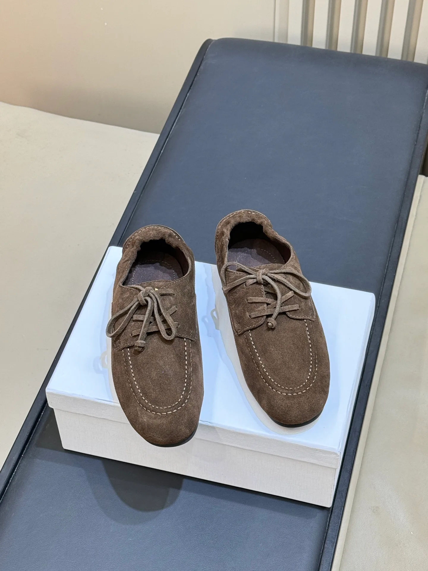 Women's Loafers And Moccasins CELINE 18073385