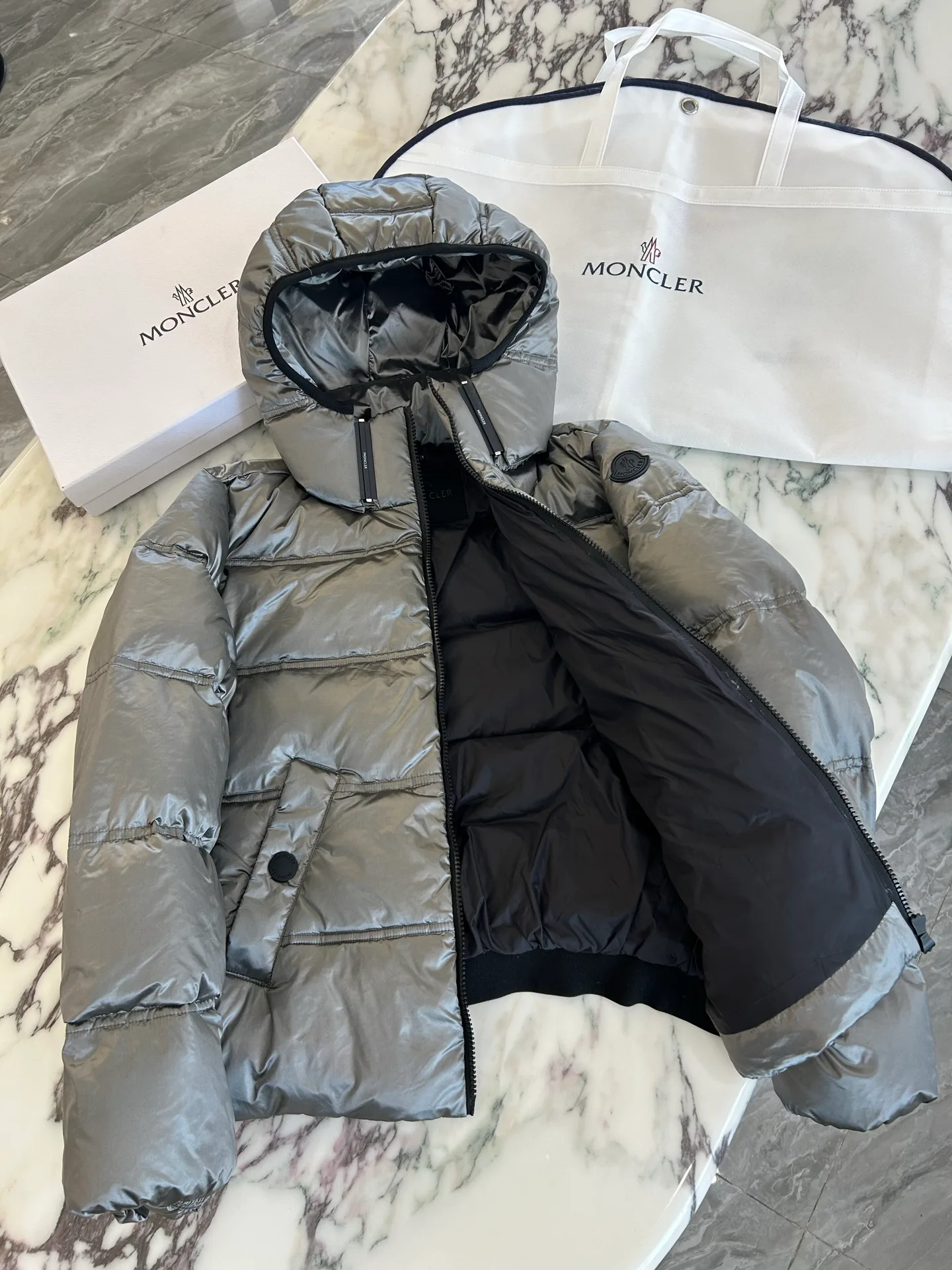 Women's Jackets And Down Jackets MONCLER 17904500
