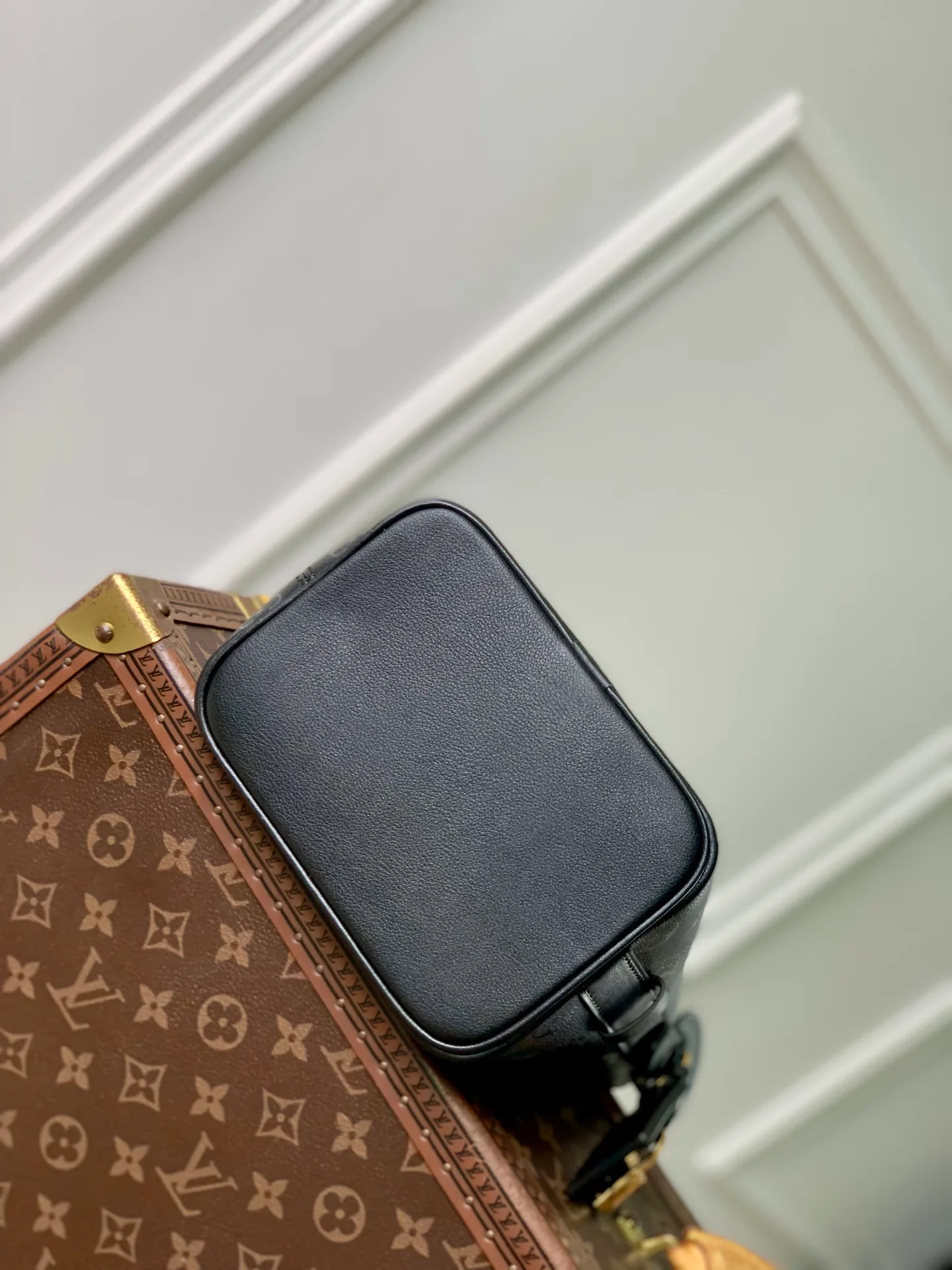 Women's Classic Handbags LOUIS VUITTON 18147457