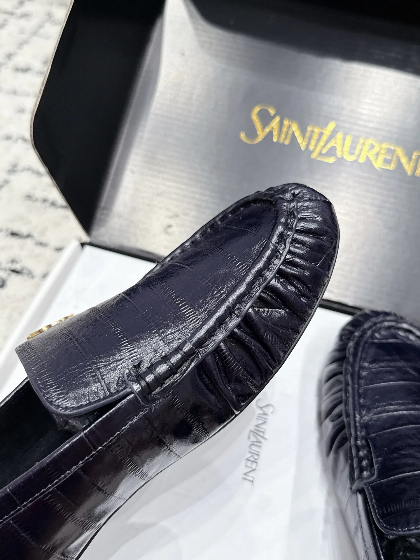 Women's Loafers And Moccasins SAINT LAURENT 17355729
