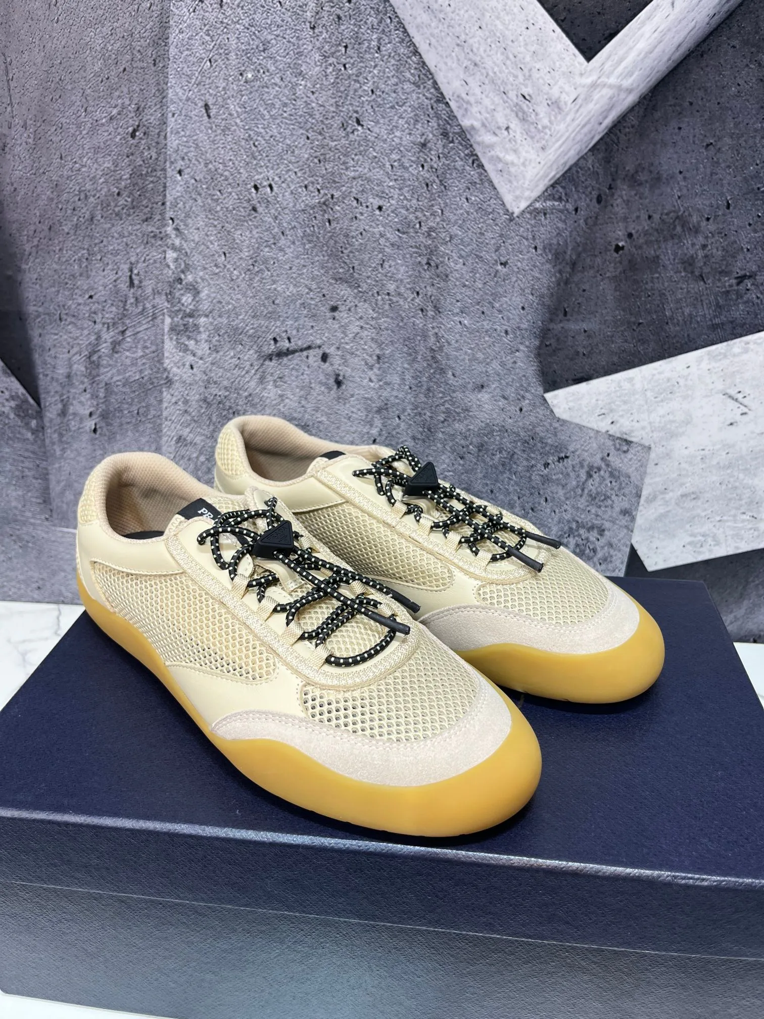 Men's Sneakers PRADA 17955456