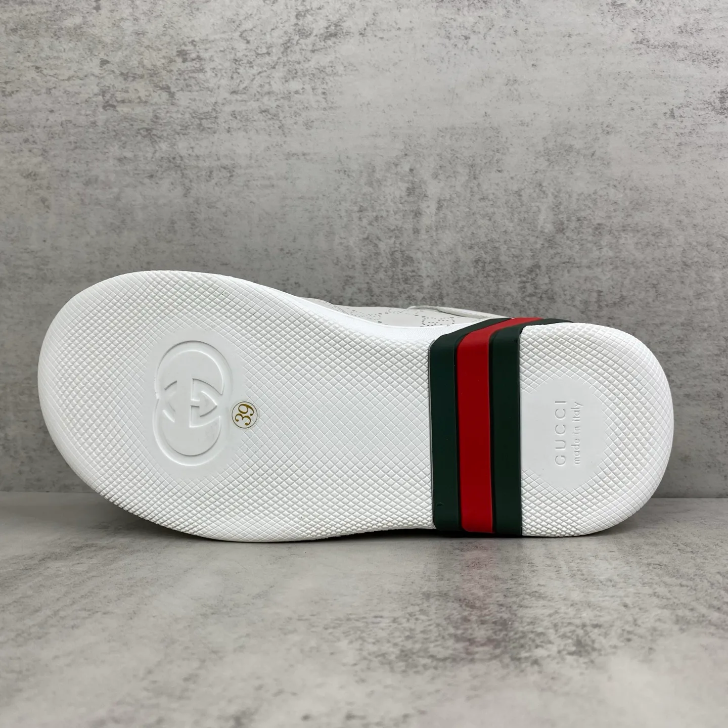 Women's Sneakers GUCCI 18437399