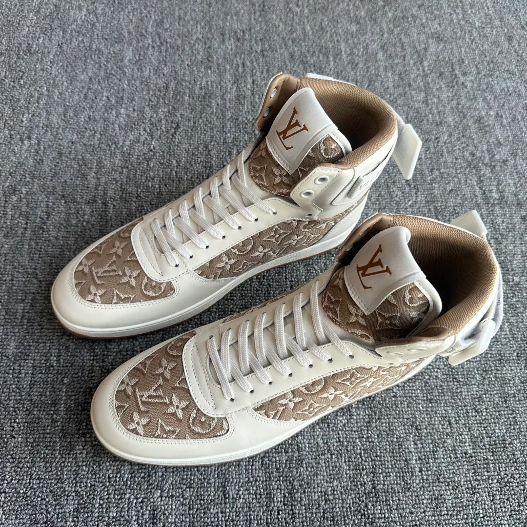 Men's Sneakers LOUIS VUITTON 18394312