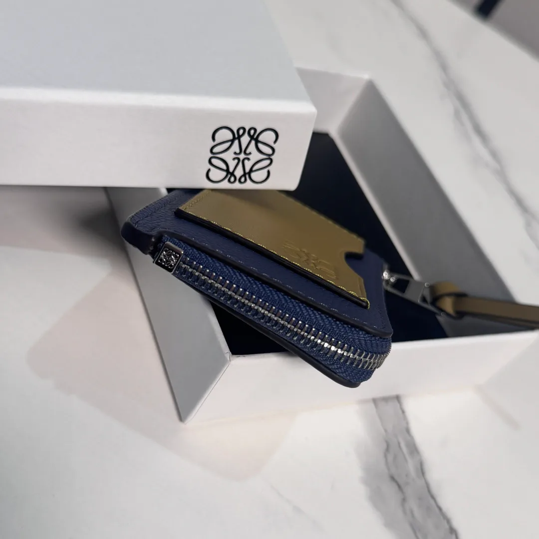 Women's Clutches LOEWE 17082946