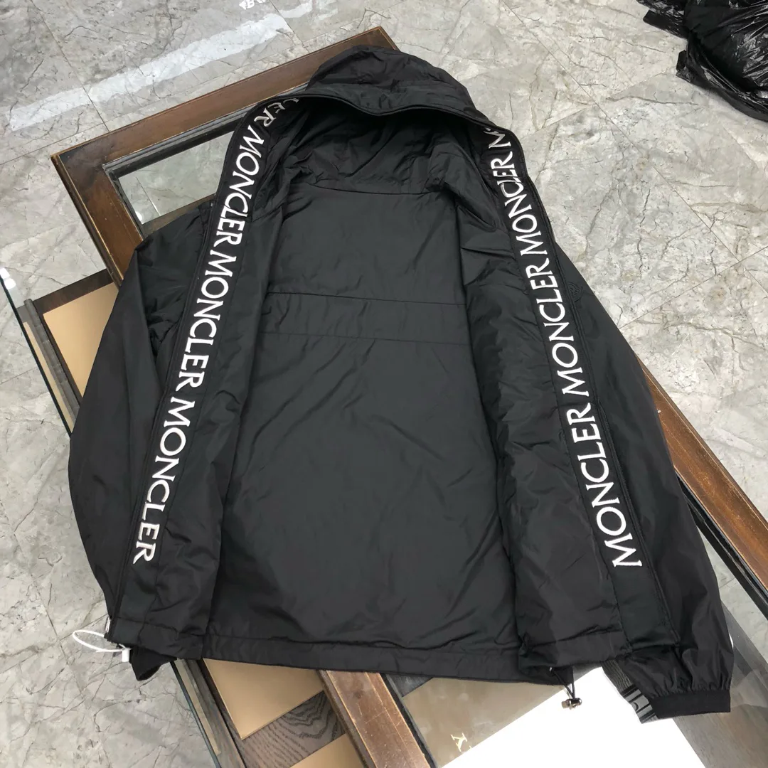 Men's Jackets And Down Jackets MONCLER 17286029