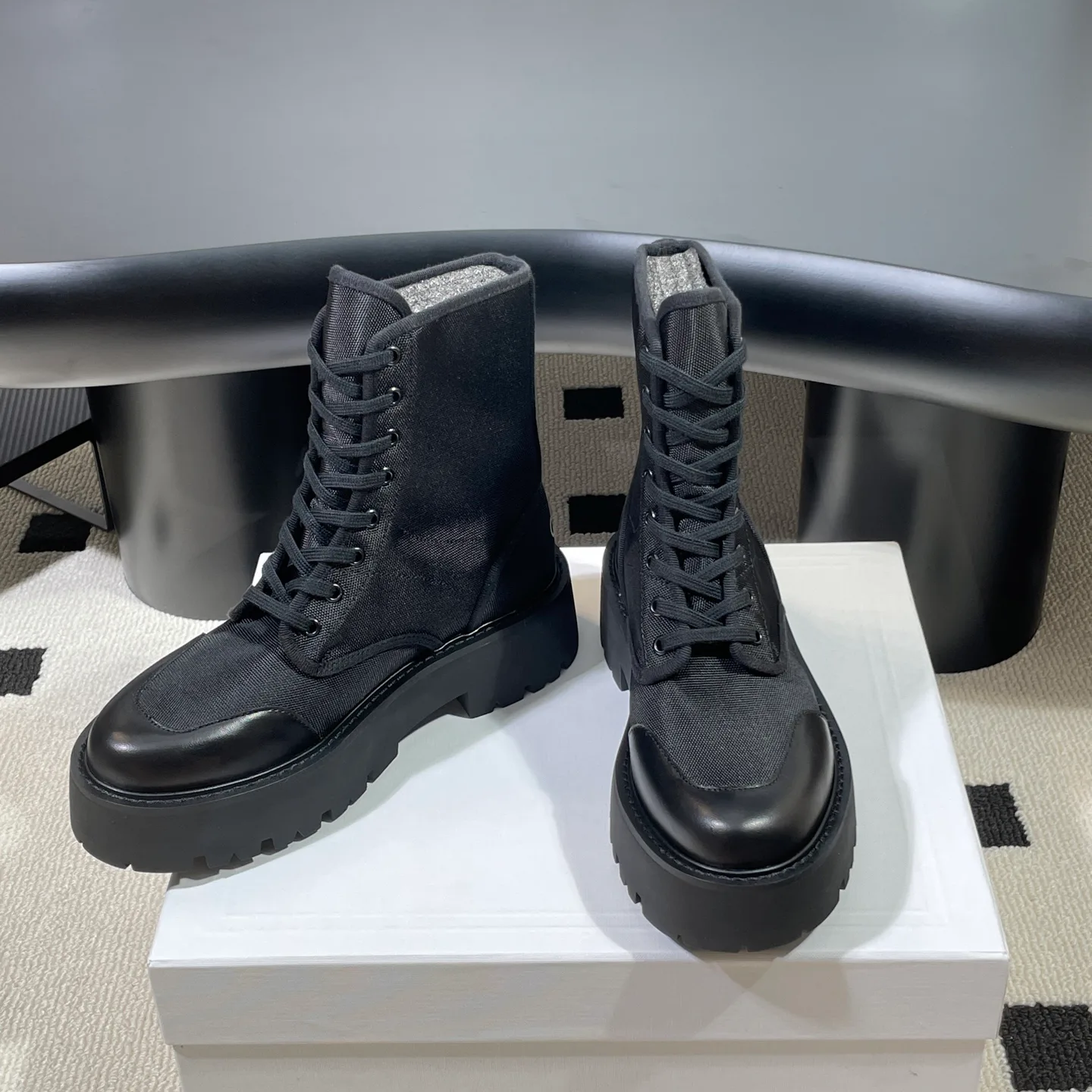 Women's Ankle Boots CELINE 18041639