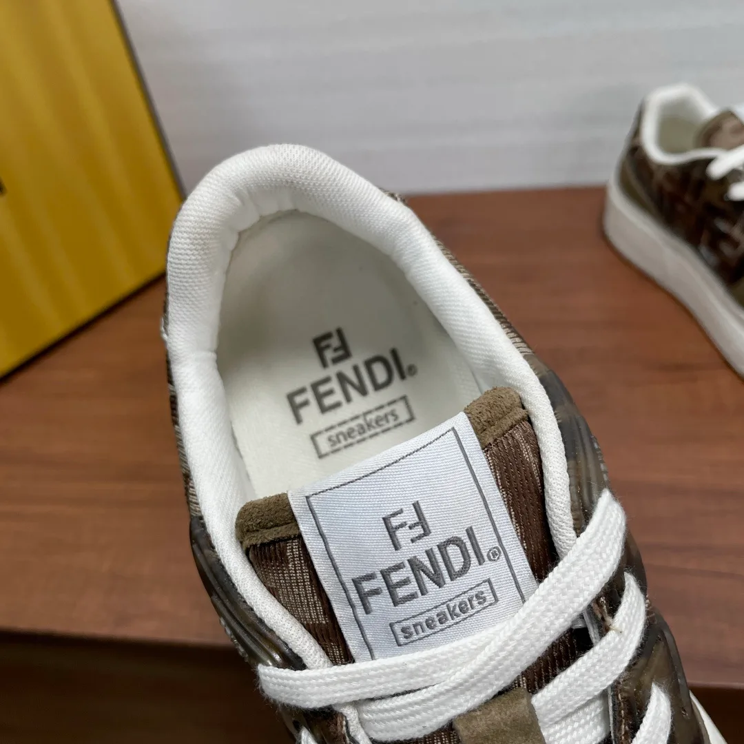 Кроссовки Женские Fendi 18626498
