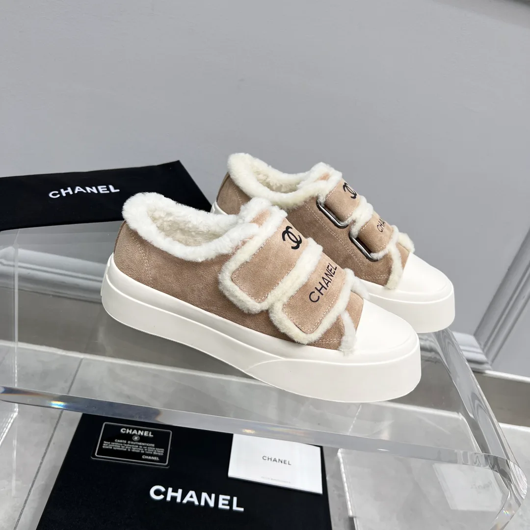 Кроссовки Женские Chanel 18678674