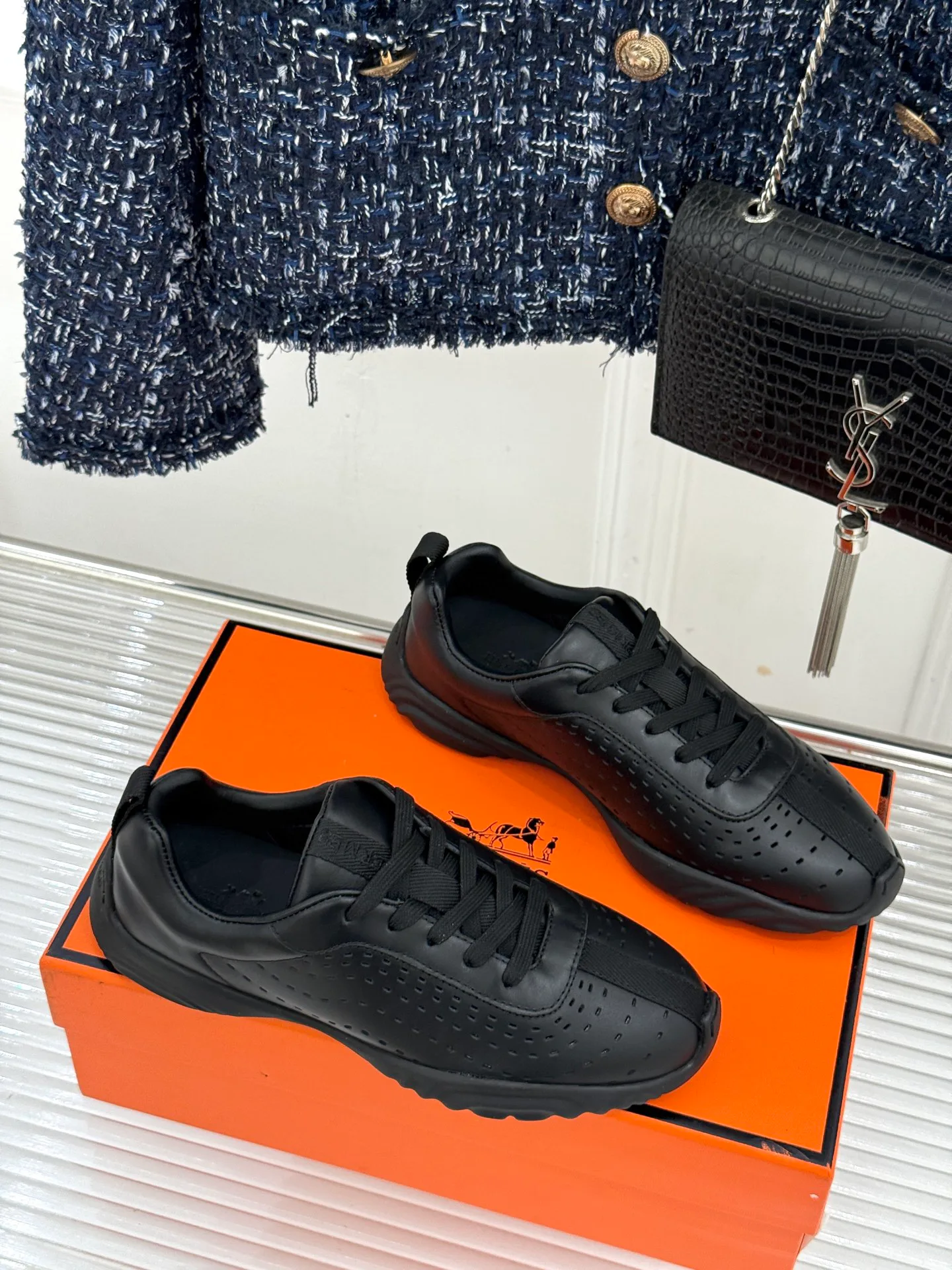 Кроссовки Женские Hermes 18636854