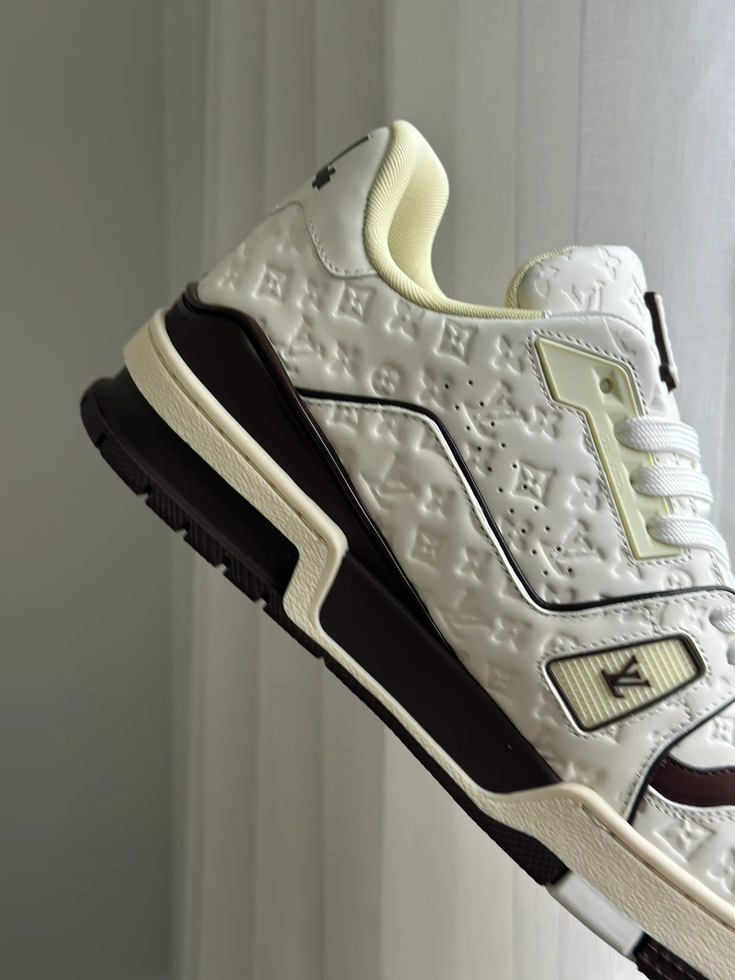 Women's Sneakers LOUIS VUITTON 18014116