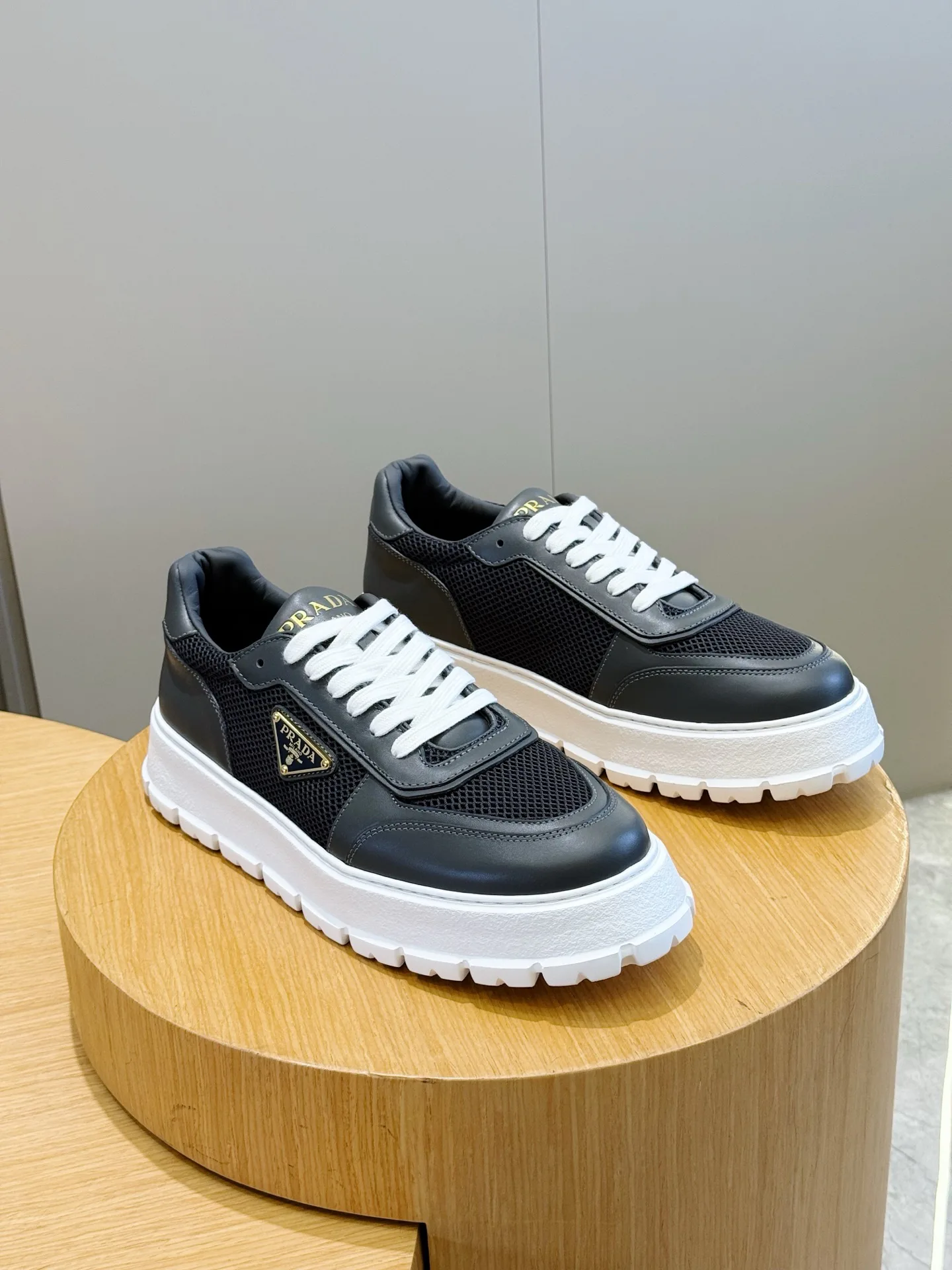 Men's Sneakers PRADA 18101443