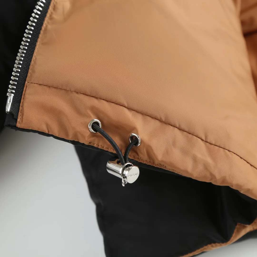 Women's Jackets And Down Jackets PRADA 18022664