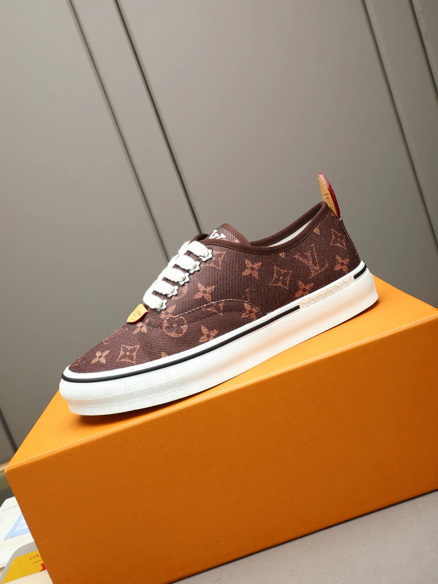Men's Sneakers LOUIS VUITTON 17947261