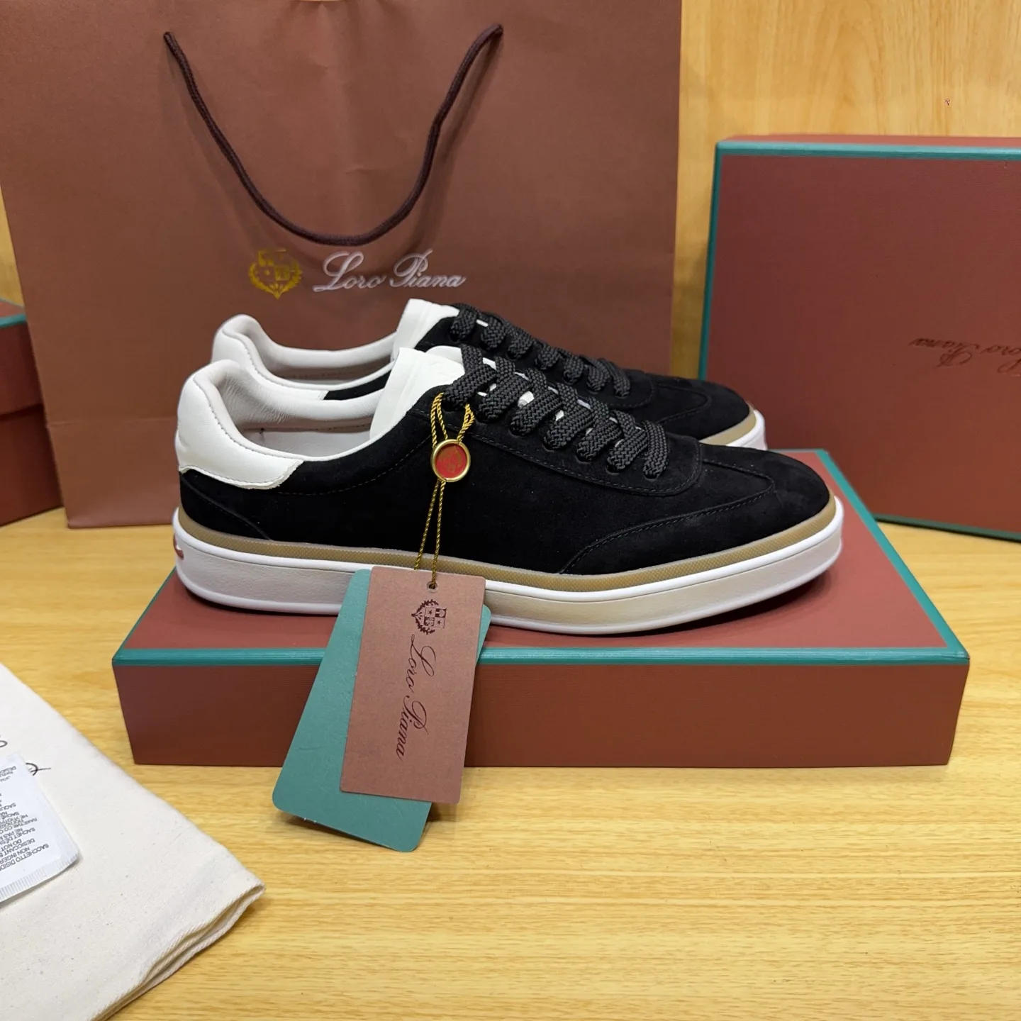 Women's Sneakers LORO PIANA 18263652