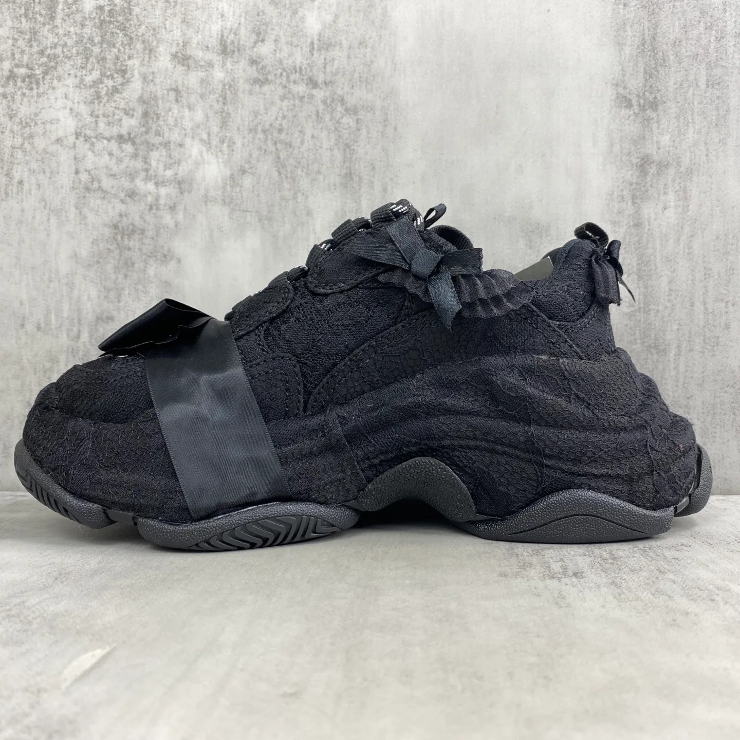 Кроссовки Женские Balenciaga 18686630