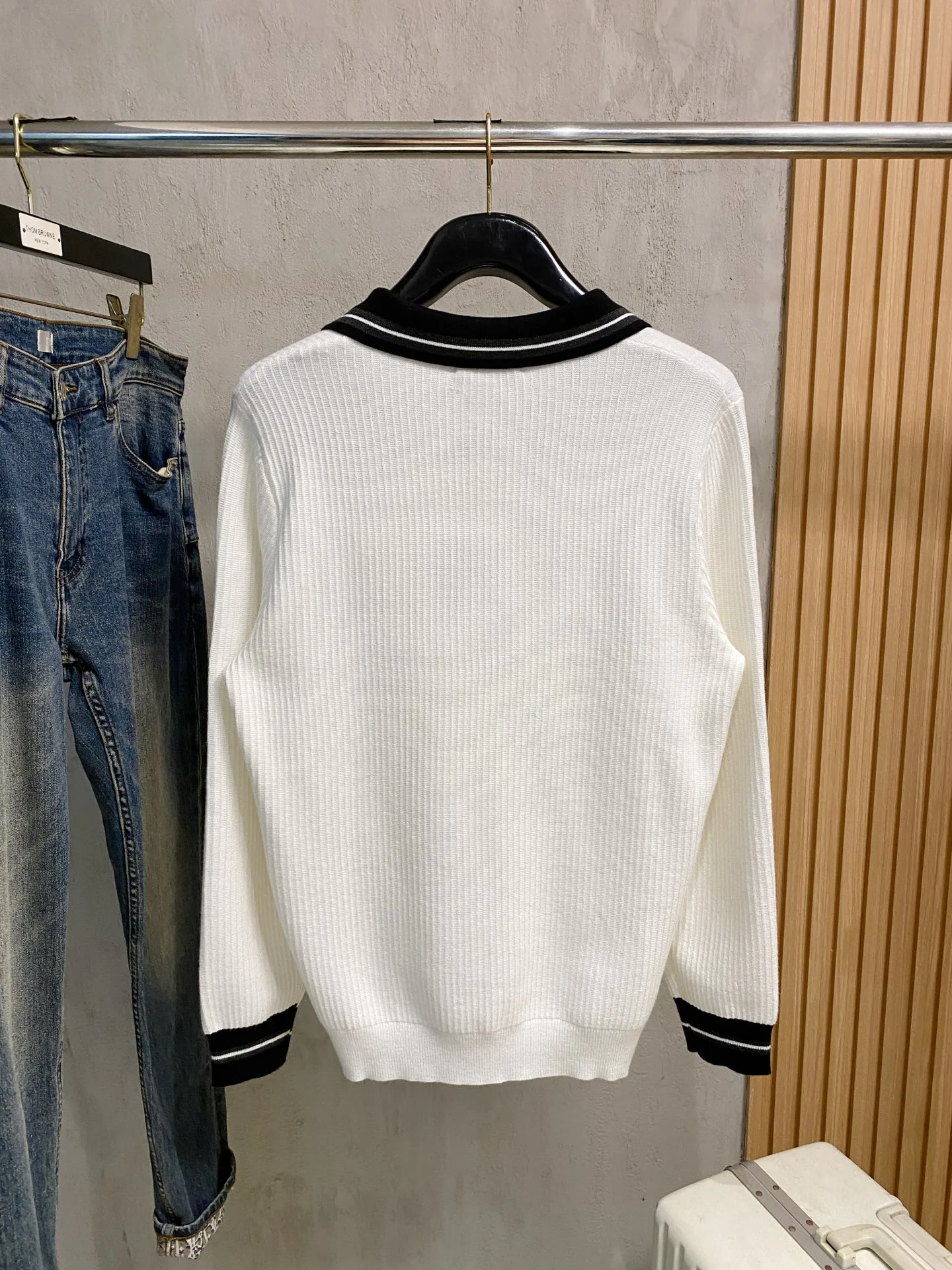 Men's Jumpers And Sweaters MONCLER 18098175
