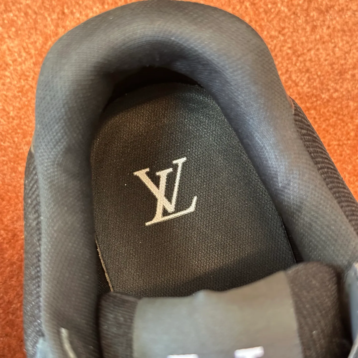 Women's Sneakers LOUIS VUITTON 17460369
