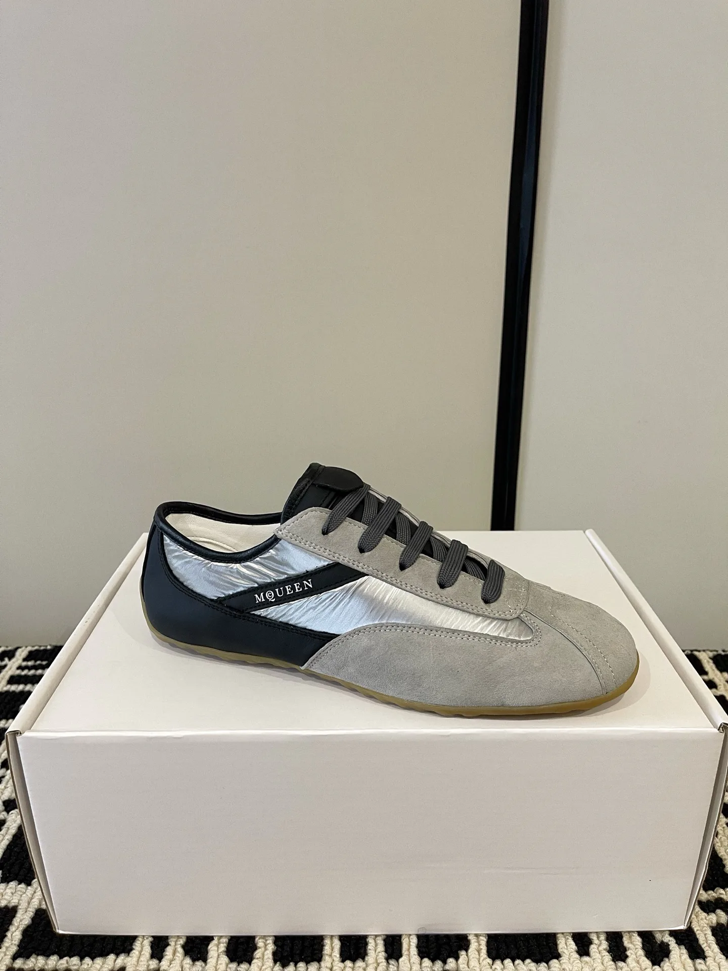Women's Sneakers ALEXANDER MCQUEEN 18386229