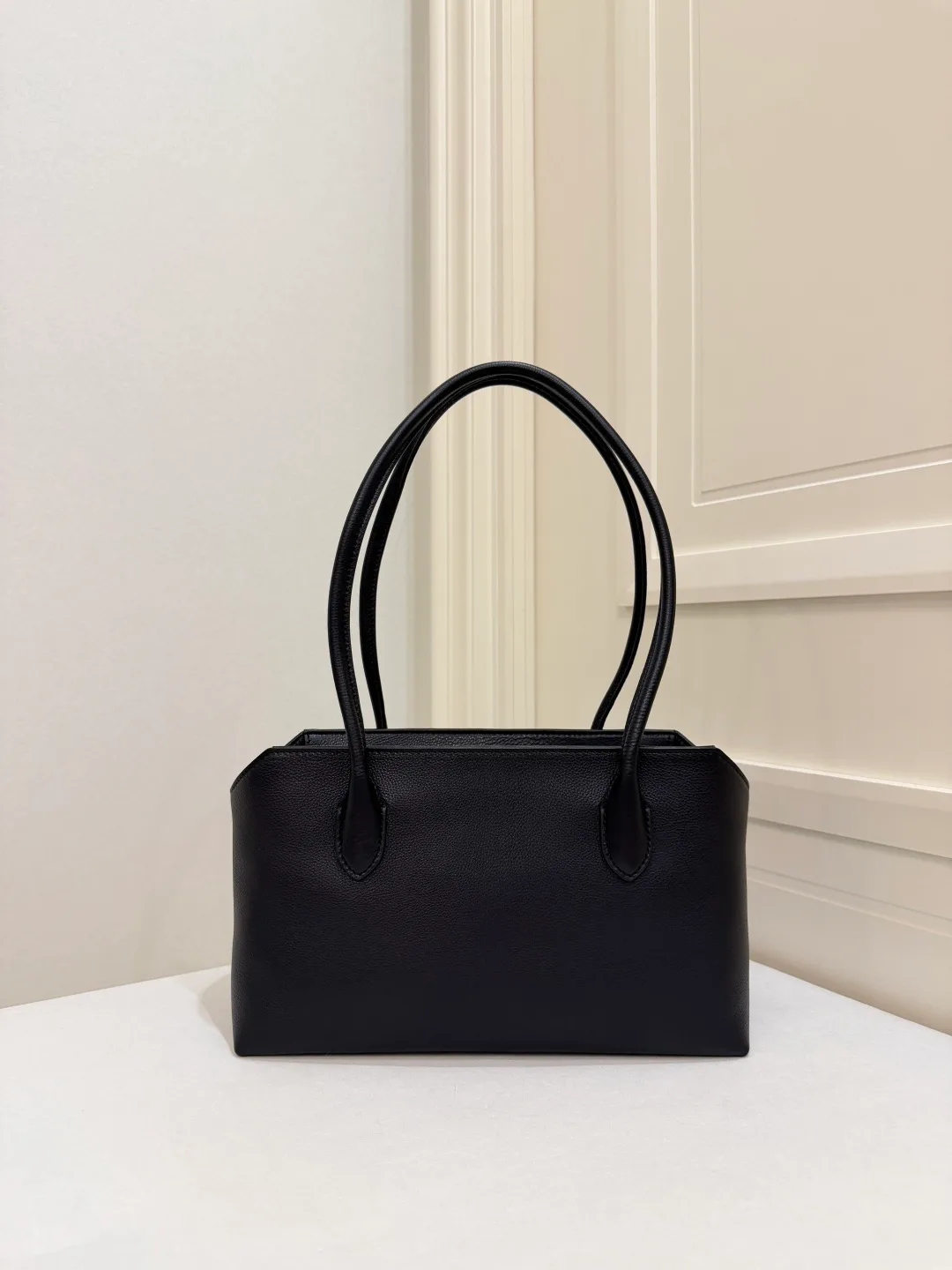 Women's Classic Handbags THE ROW 18161946