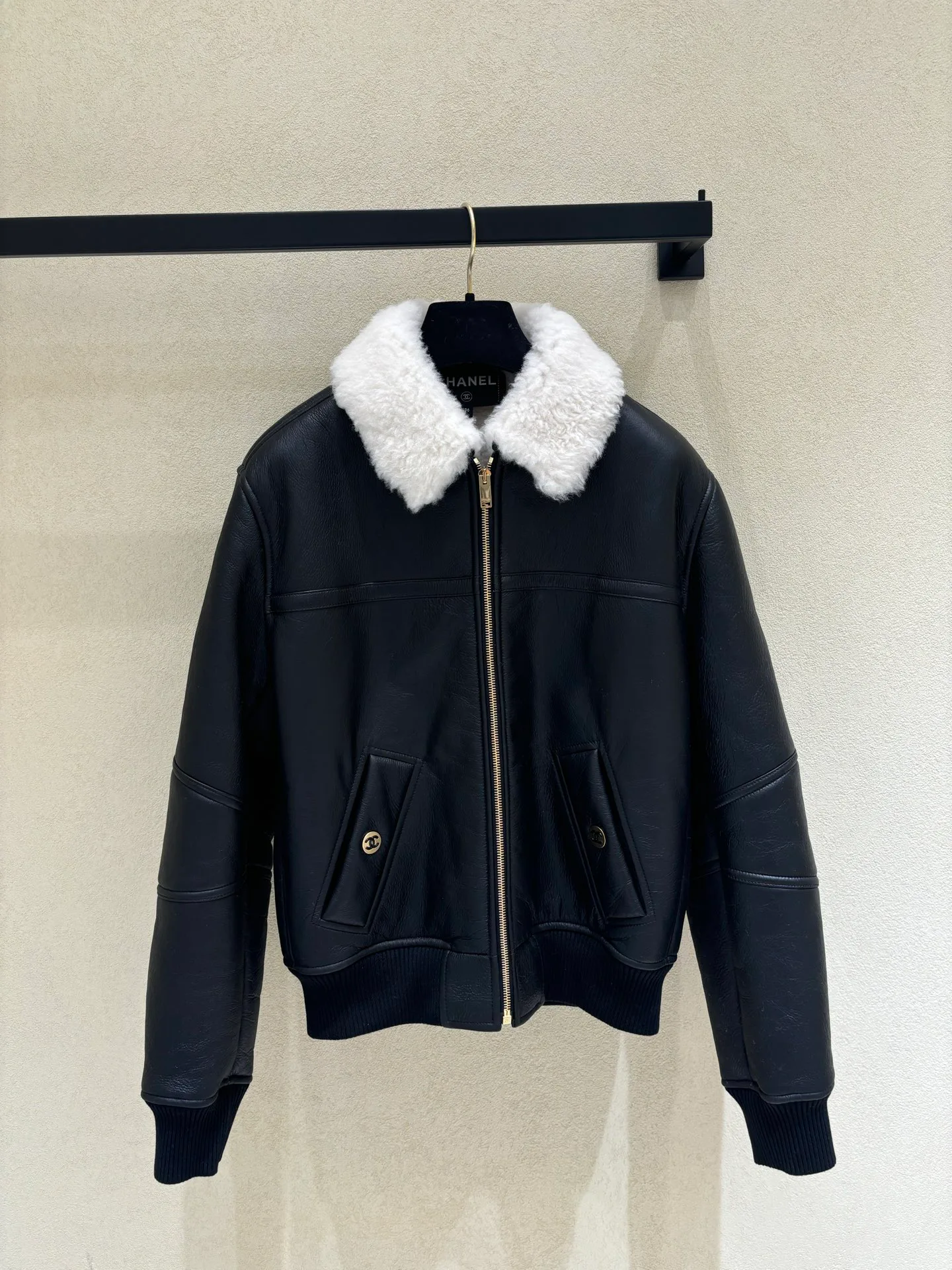 Women's Leather Jackets And Sheepskin Coats CHANEL 17864070