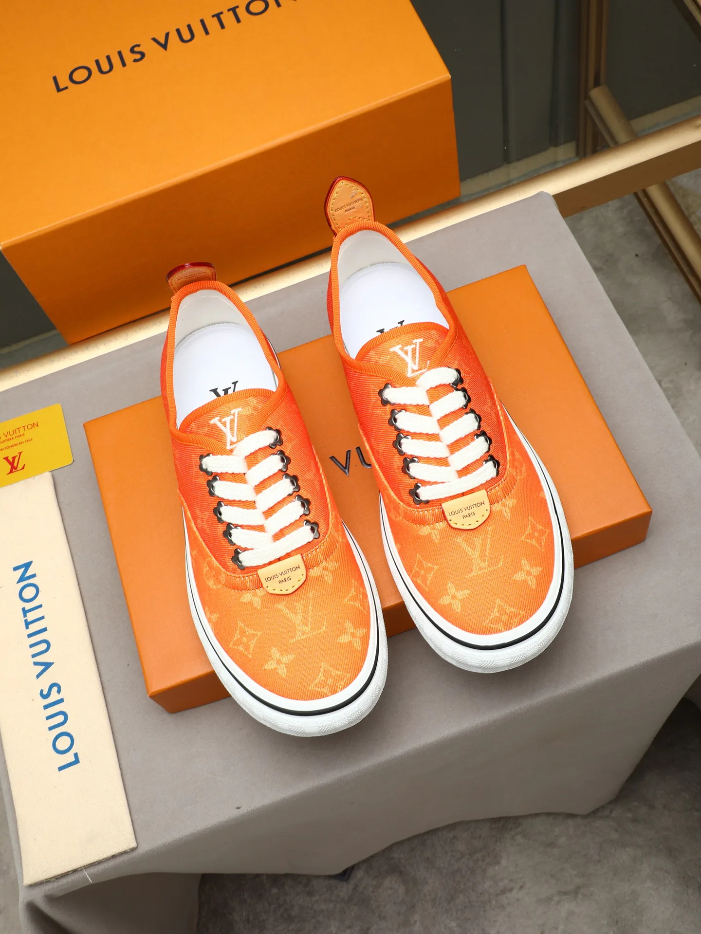 Women's Sneakers LOUIS VUITTON 17947257