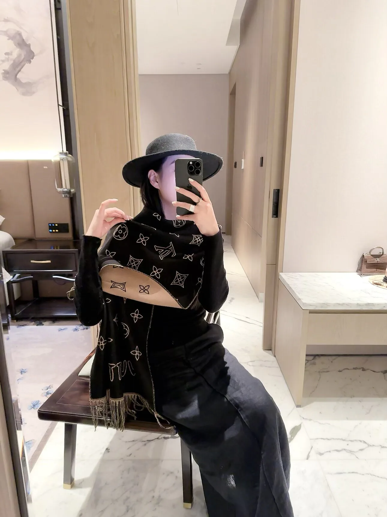 Scarves LOUIS VUITTON 18377557