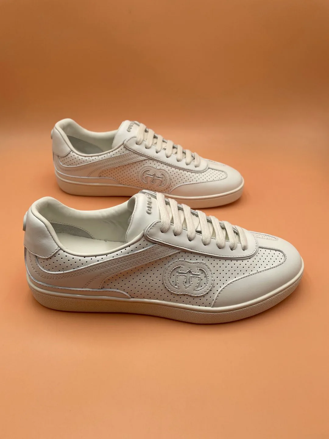 Women's Sneakers GUCCI 17620516