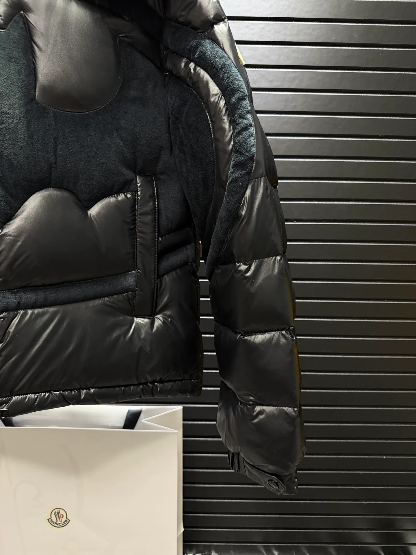 Куртки И Пуховики Мужские Moncler 18645343