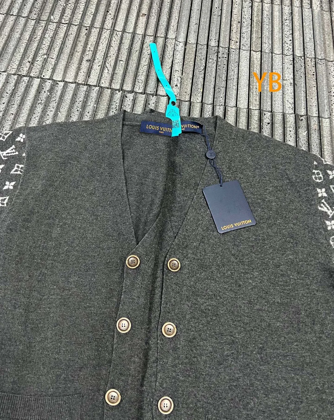Men's Jumpers And Sweaters LOUIS VUITTON 17740874