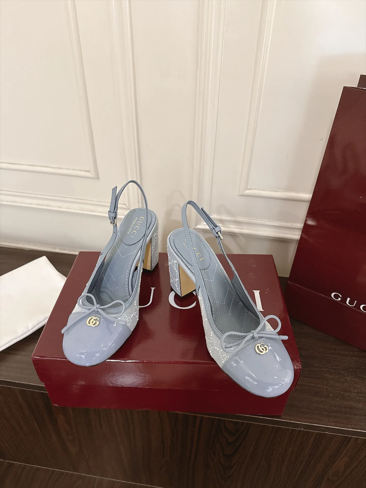 Women's Open-Toe Sandals GUCCI 18143134