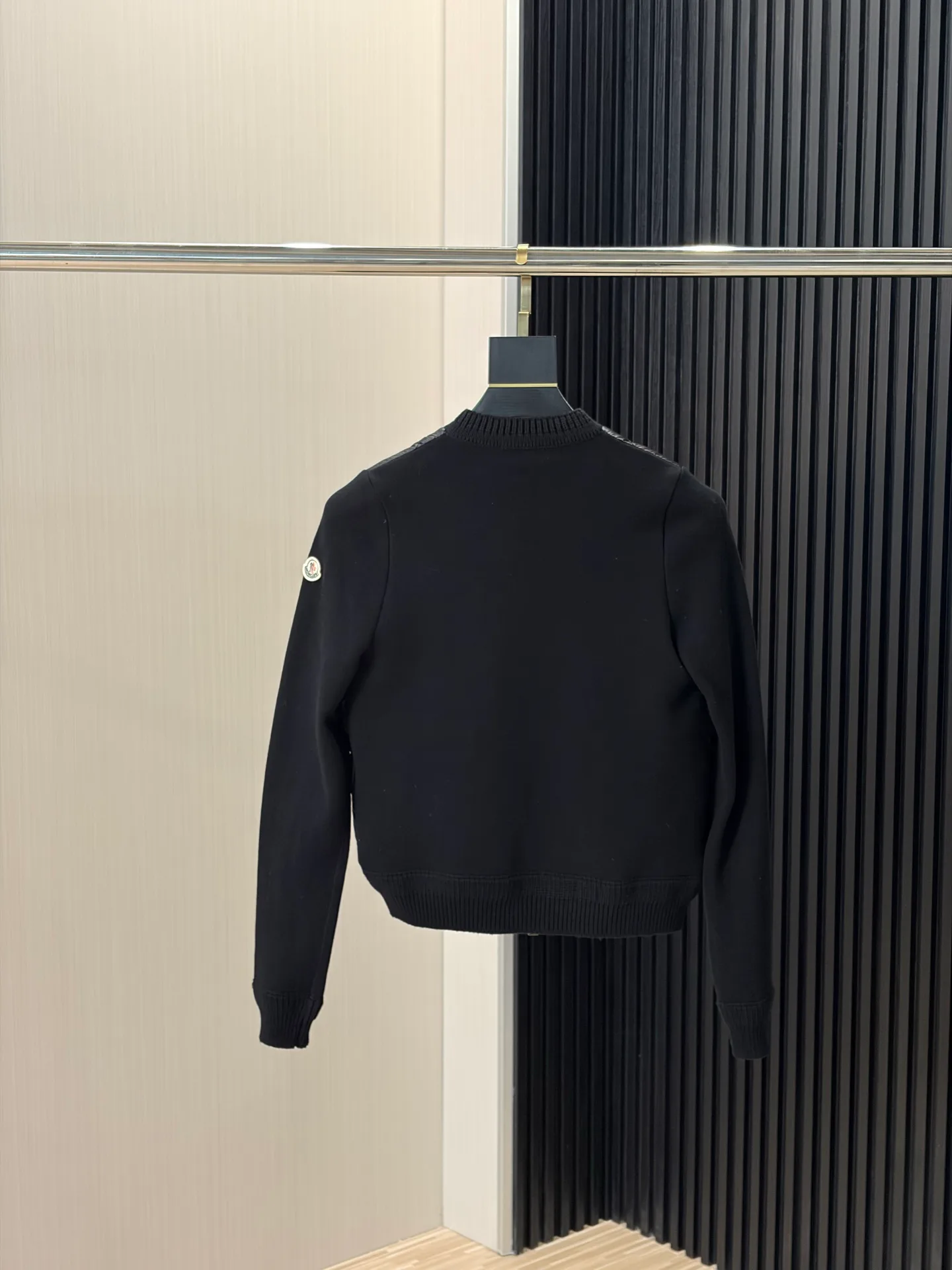 Men's Jackets And Down Jackets MONCLER 18231146