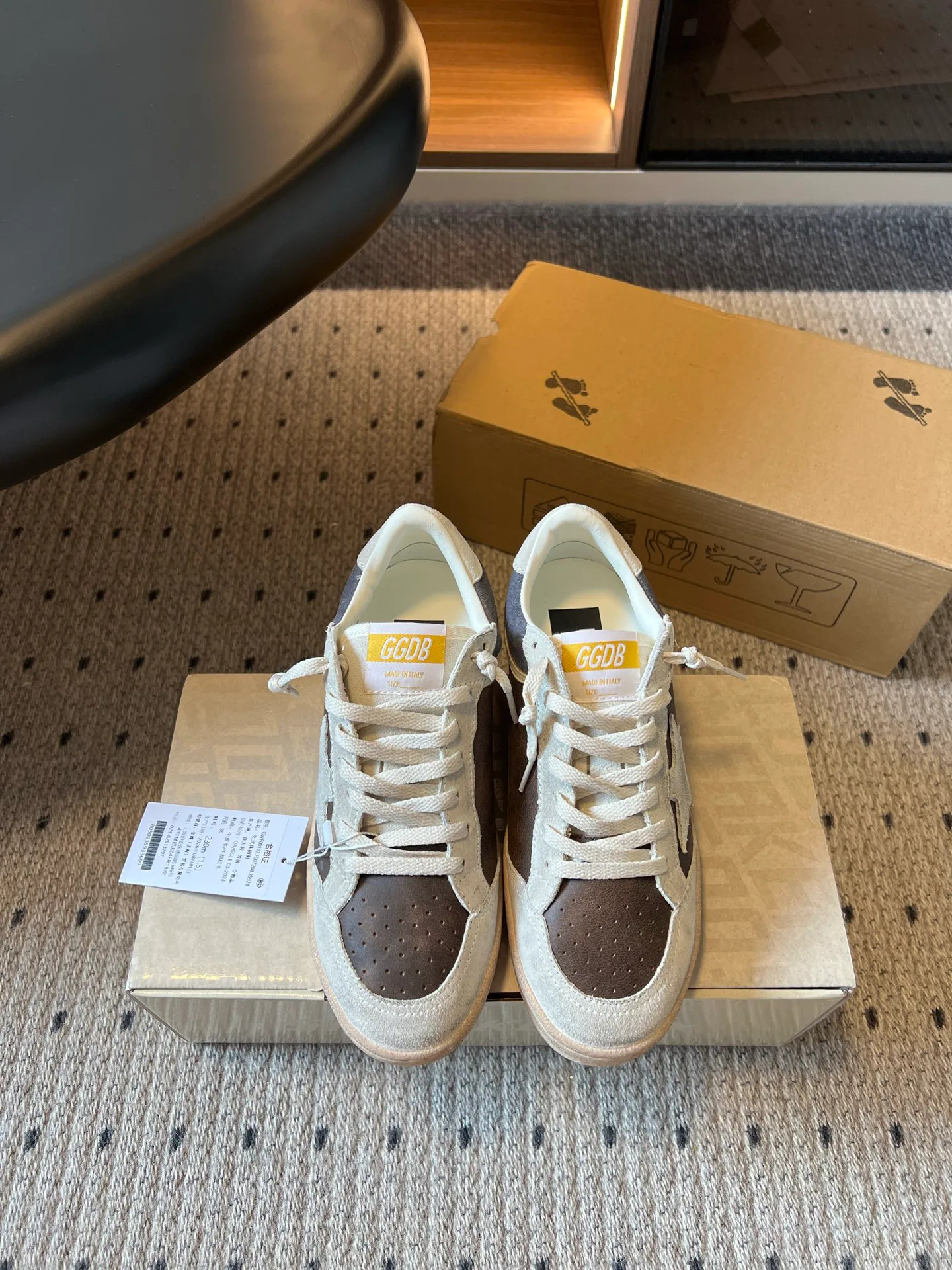 Women's Sneakers GOLDEN GOOSE 18137503