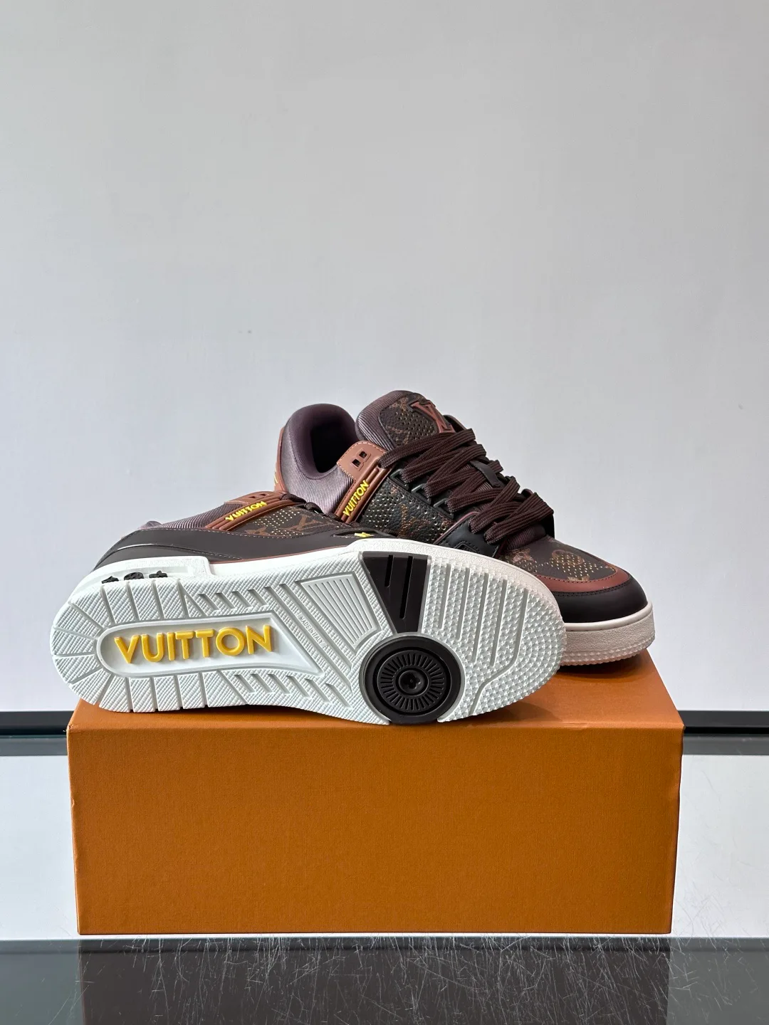 Women's Sneakers LOUIS VUITTON 17349546