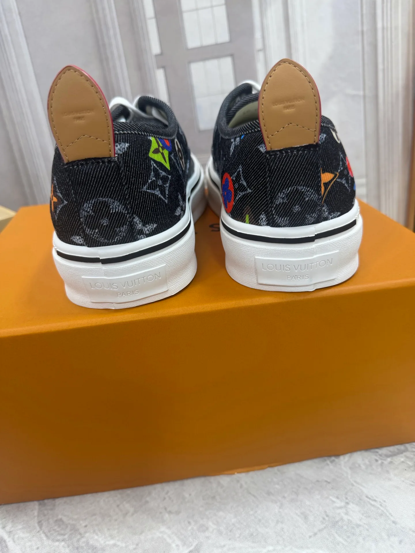 Men's Sneakers LOUIS VUITTON 18190068