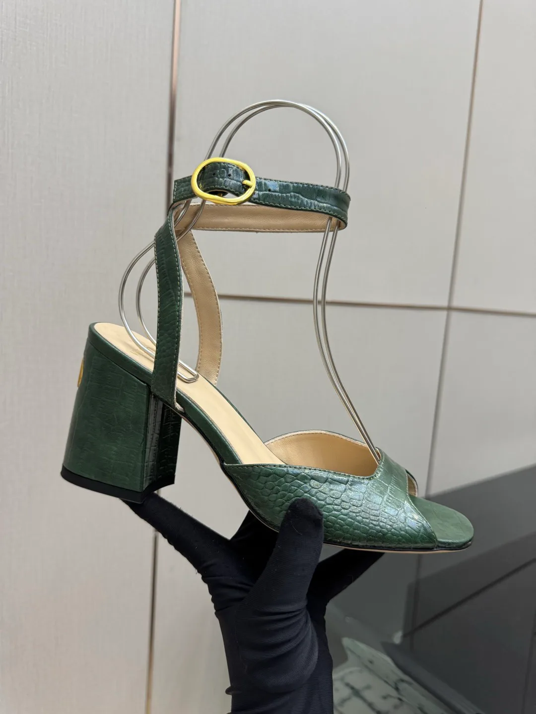 Women's Open-Toe Sandals VALENTINO 18048995