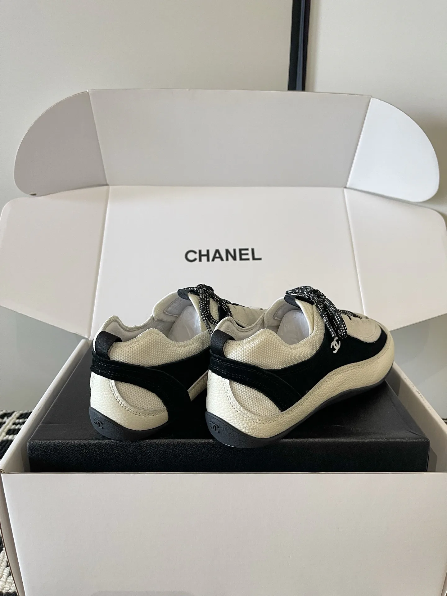 Women's Sneakers CHANEL 17866982
