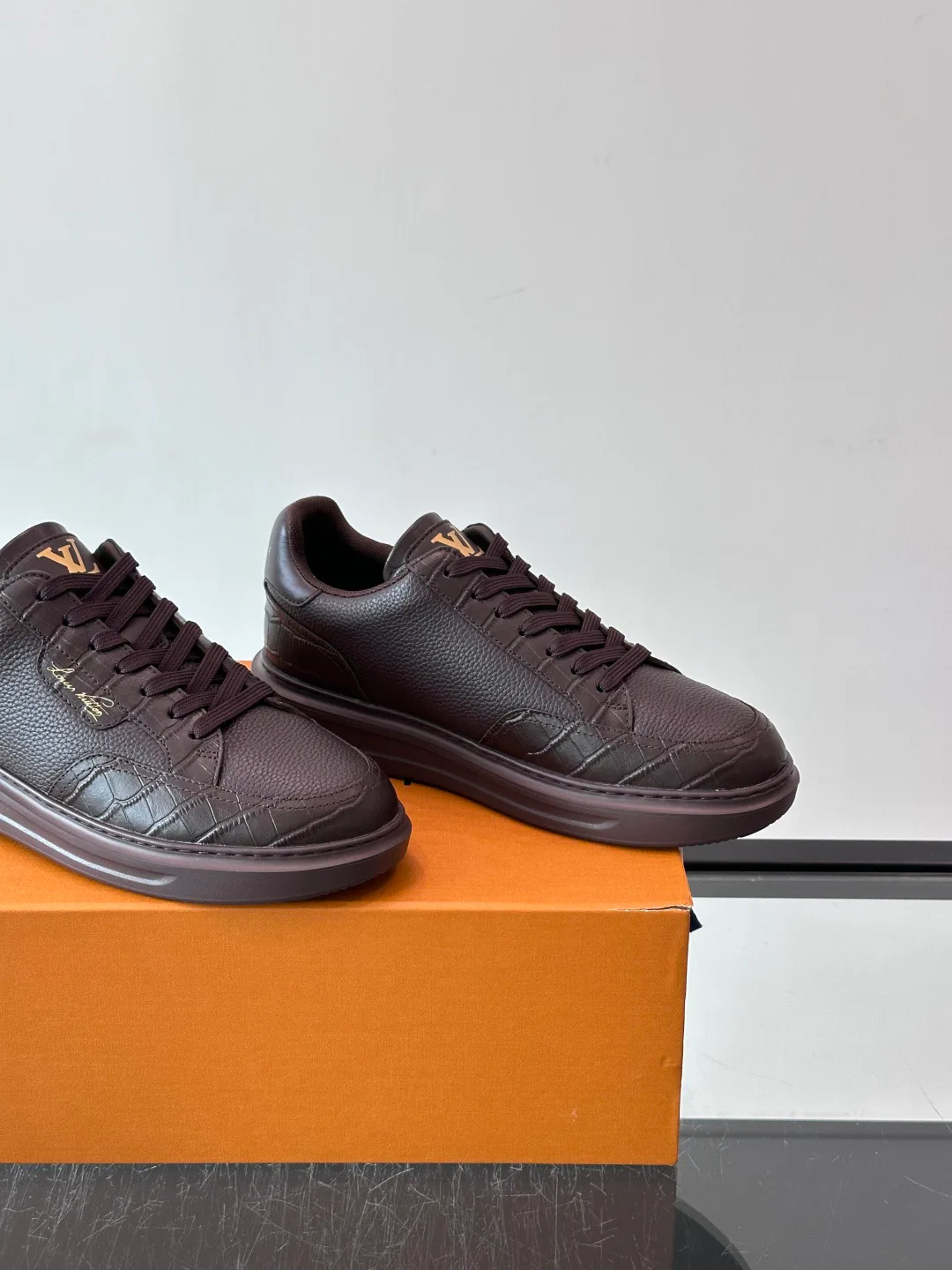Women's Sneakers LOUIS VUITTON 18400575