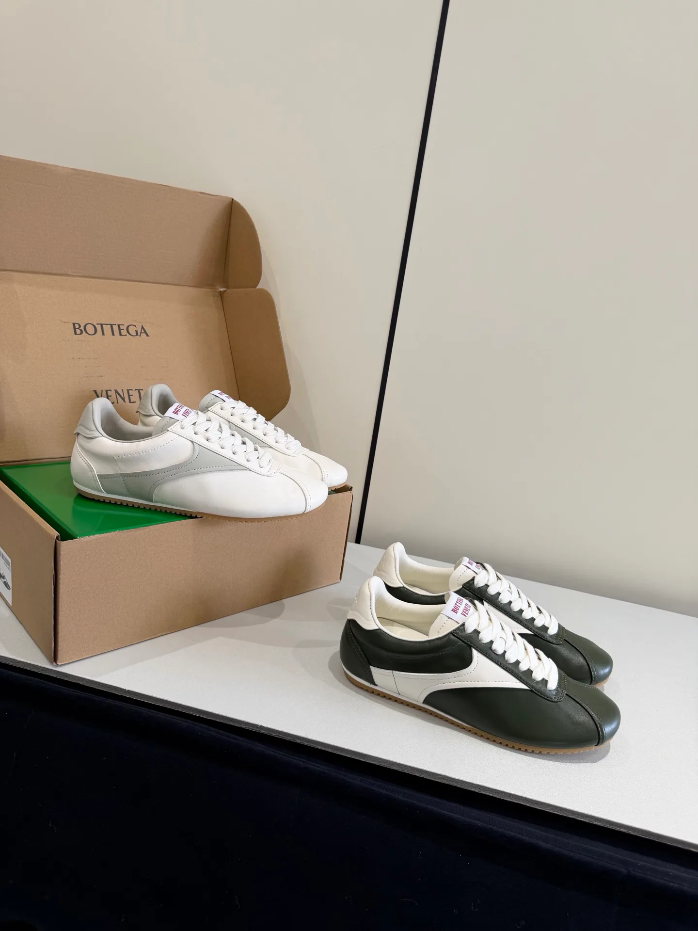 Women's Sneakers BOTTEGA VENETA 17894989